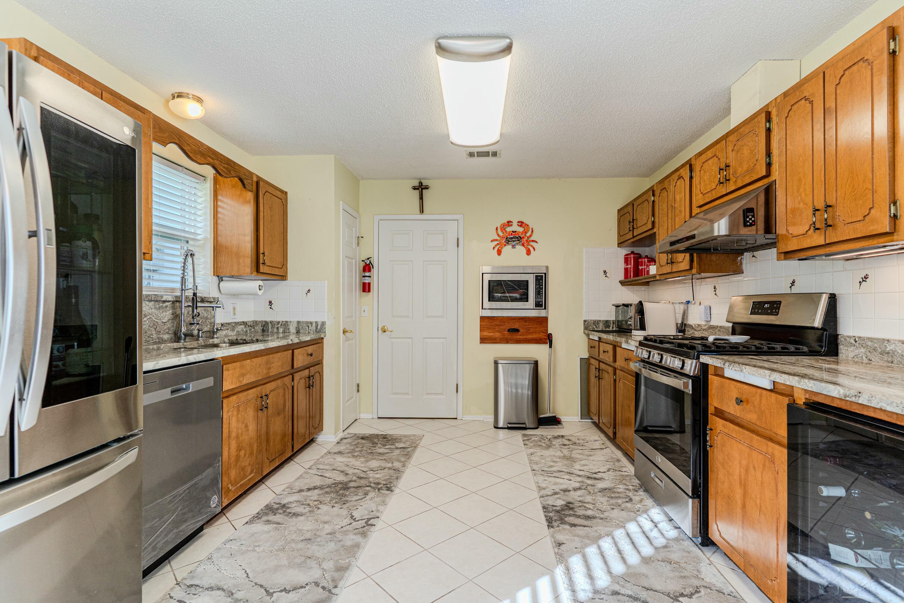801 Sparkleberry Cove