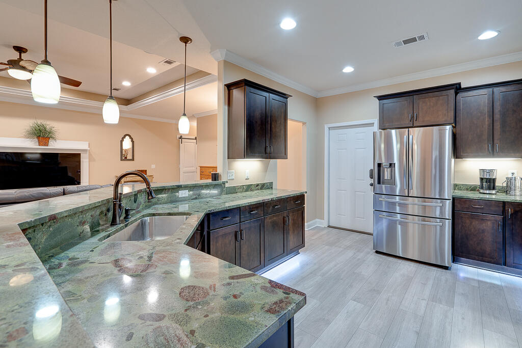 5781 Wayne Rogers Road