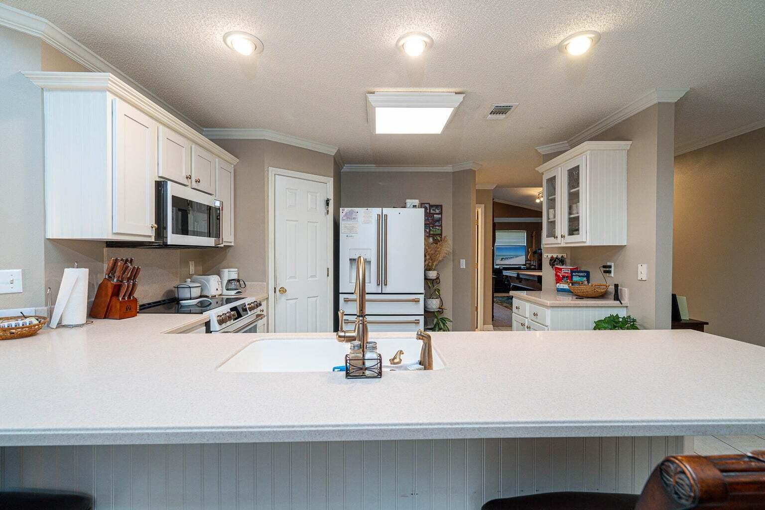 4663 Sunsail Circle