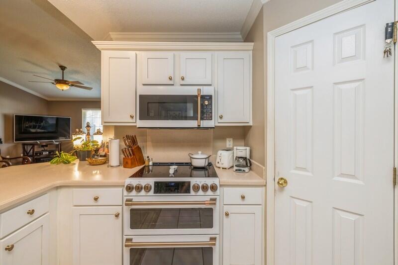 4663 Sunsail Circle