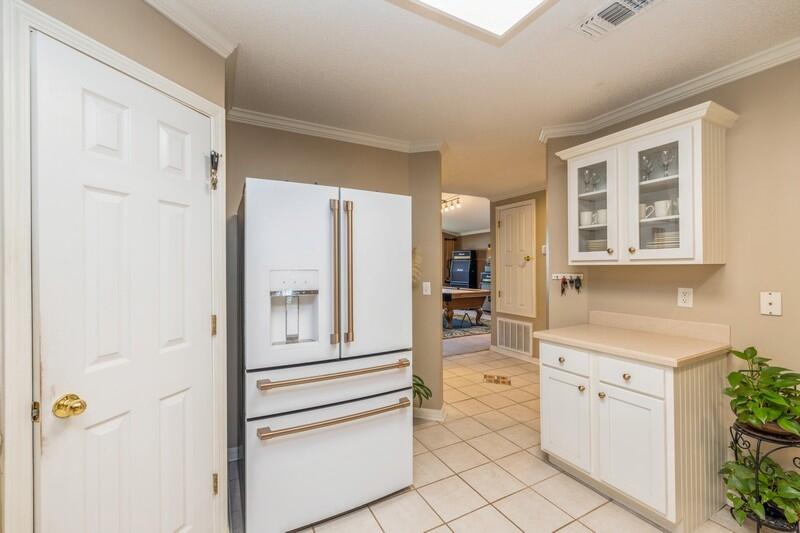 4663 Sunsail Circle