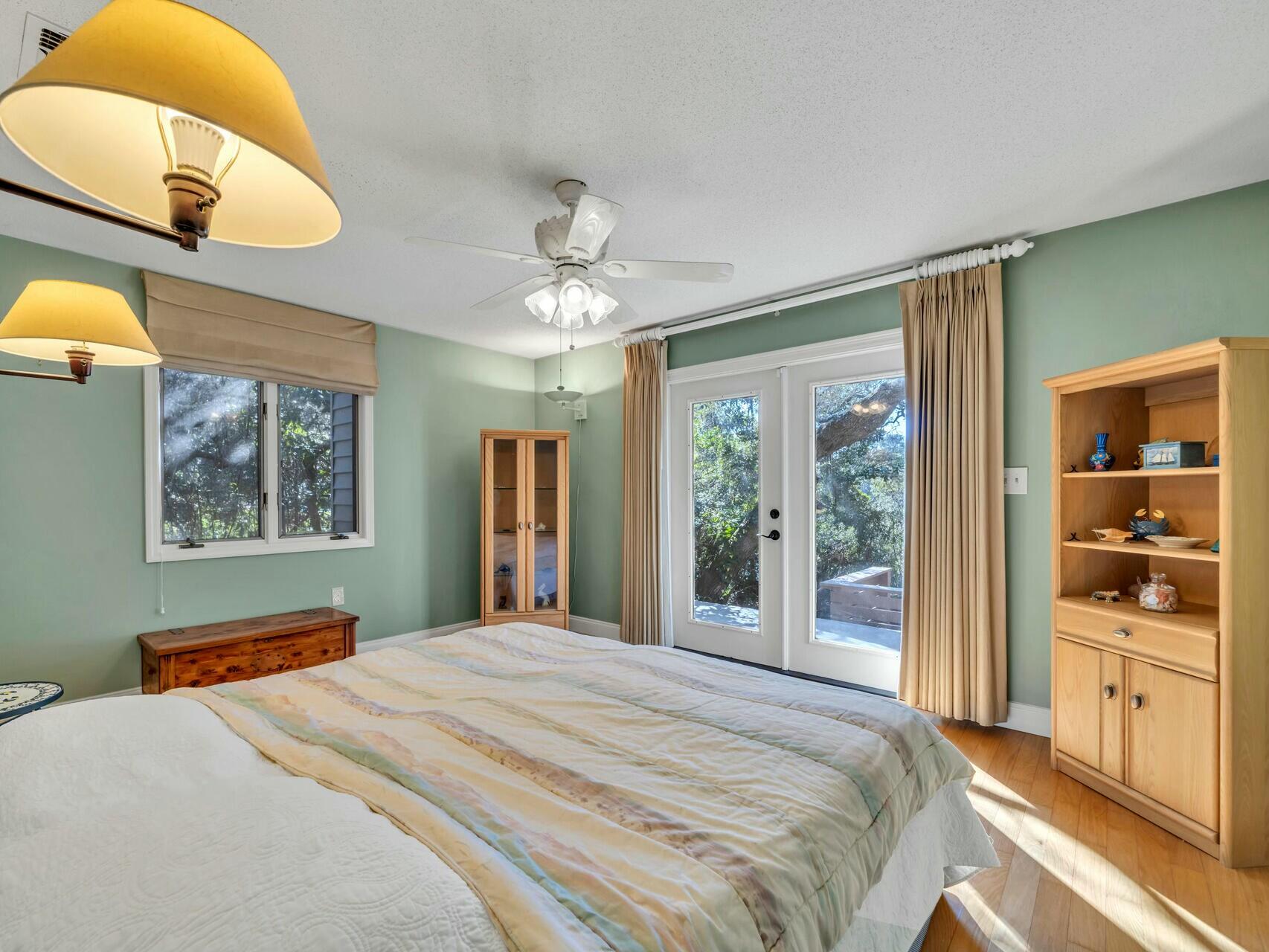 808 Dawn Lane