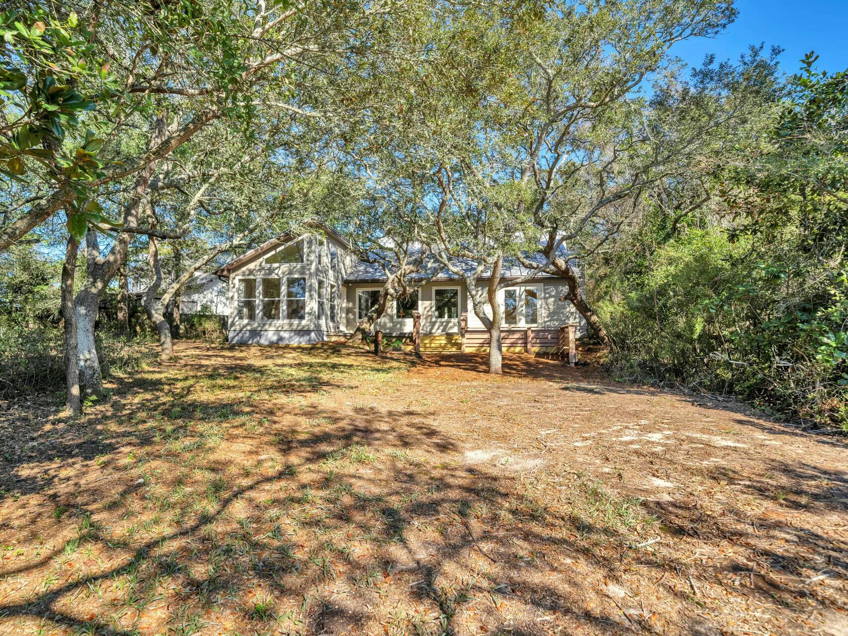 808 Dawn Lane