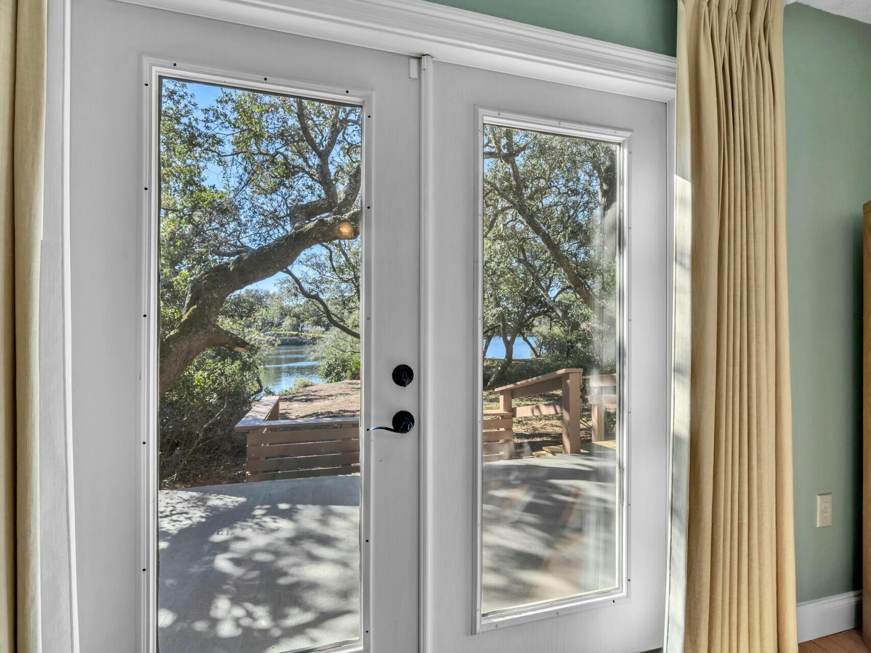 808 Dawn Lane