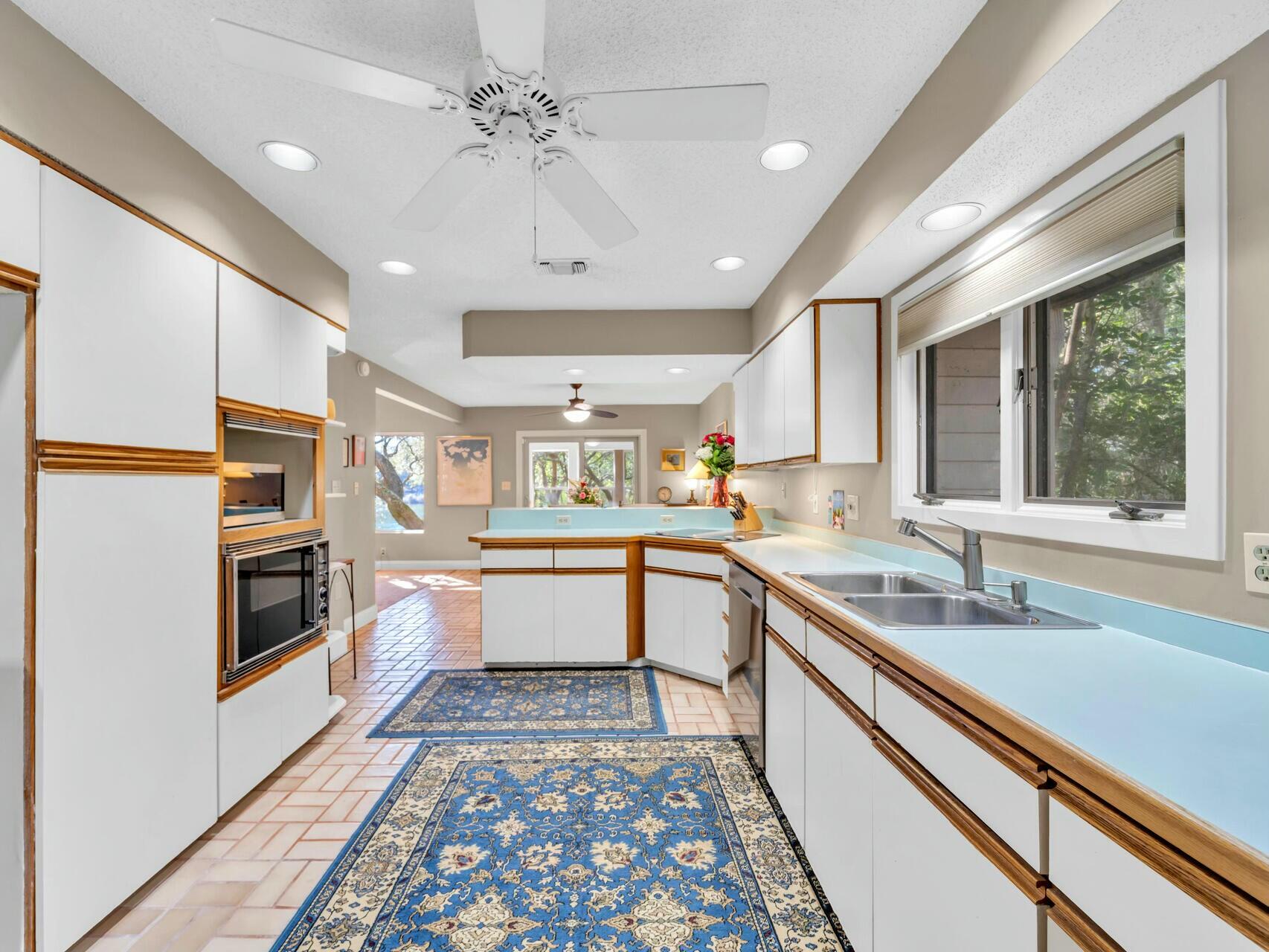 808 Dawn Lane