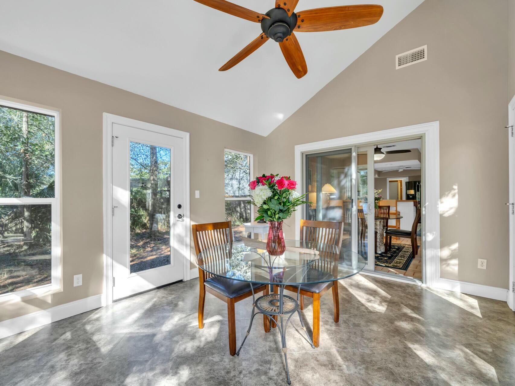 808 Dawn Lane