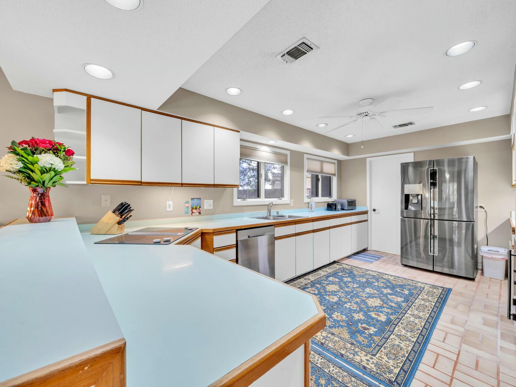 808 Dawn Lane