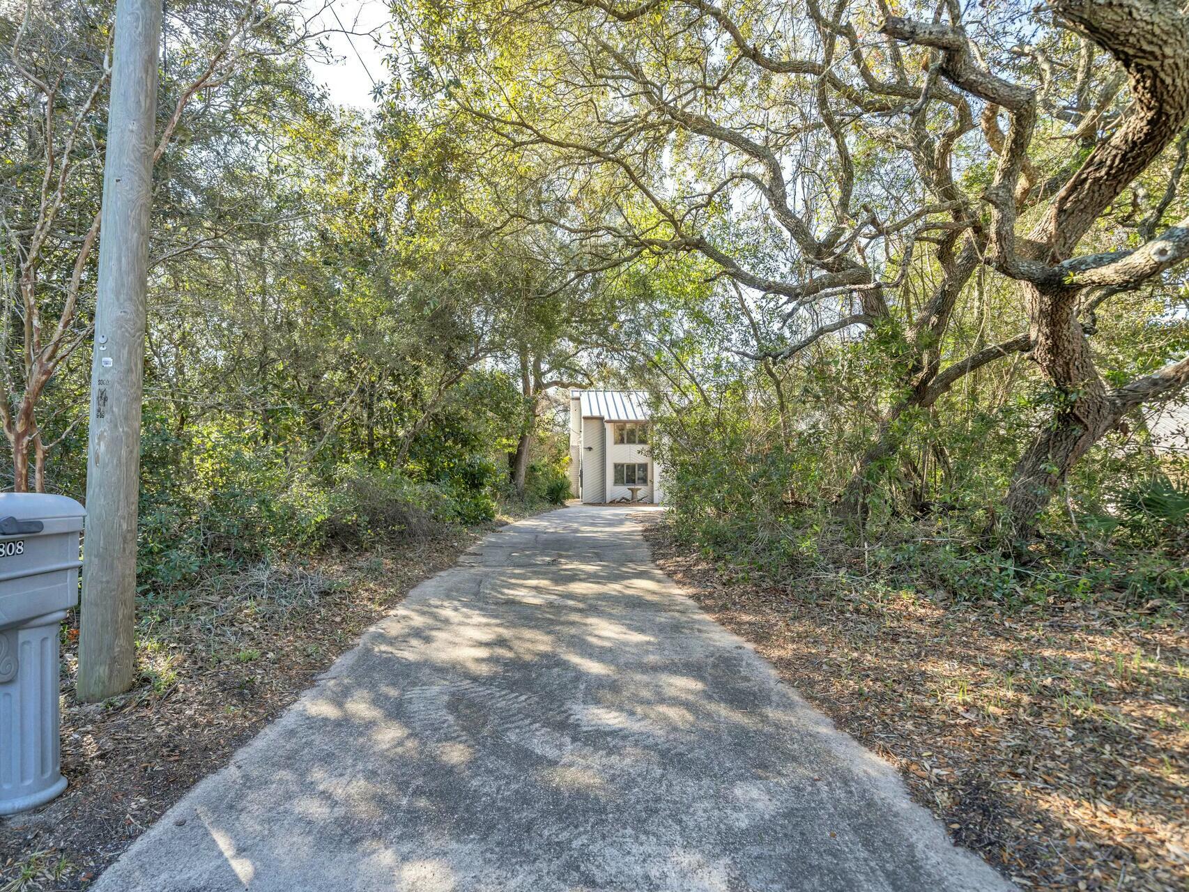 808 Dawn Lane
