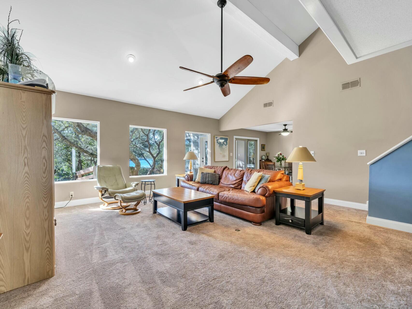 808 Dawn Lane