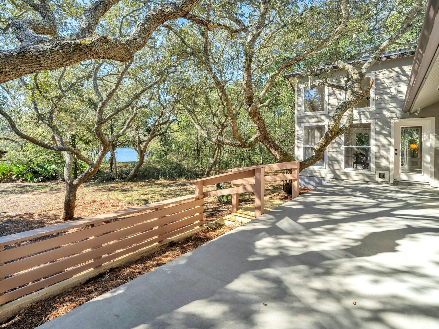 808 Dawn Lane