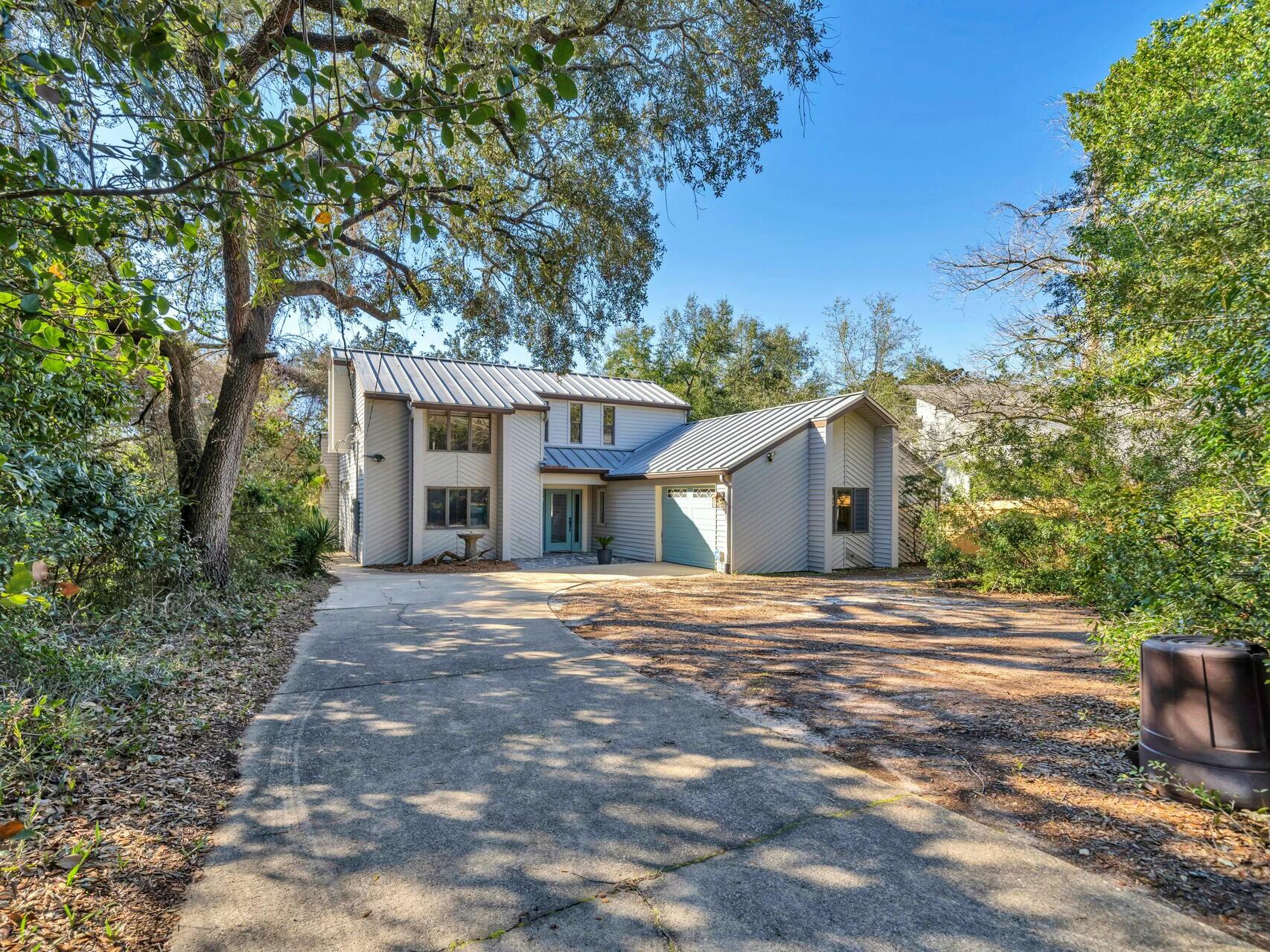 808 Dawn Lane