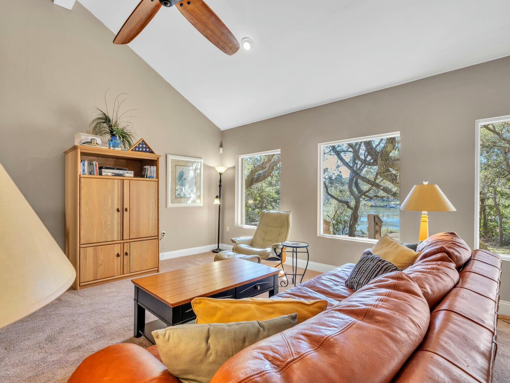 808 Dawn Lane