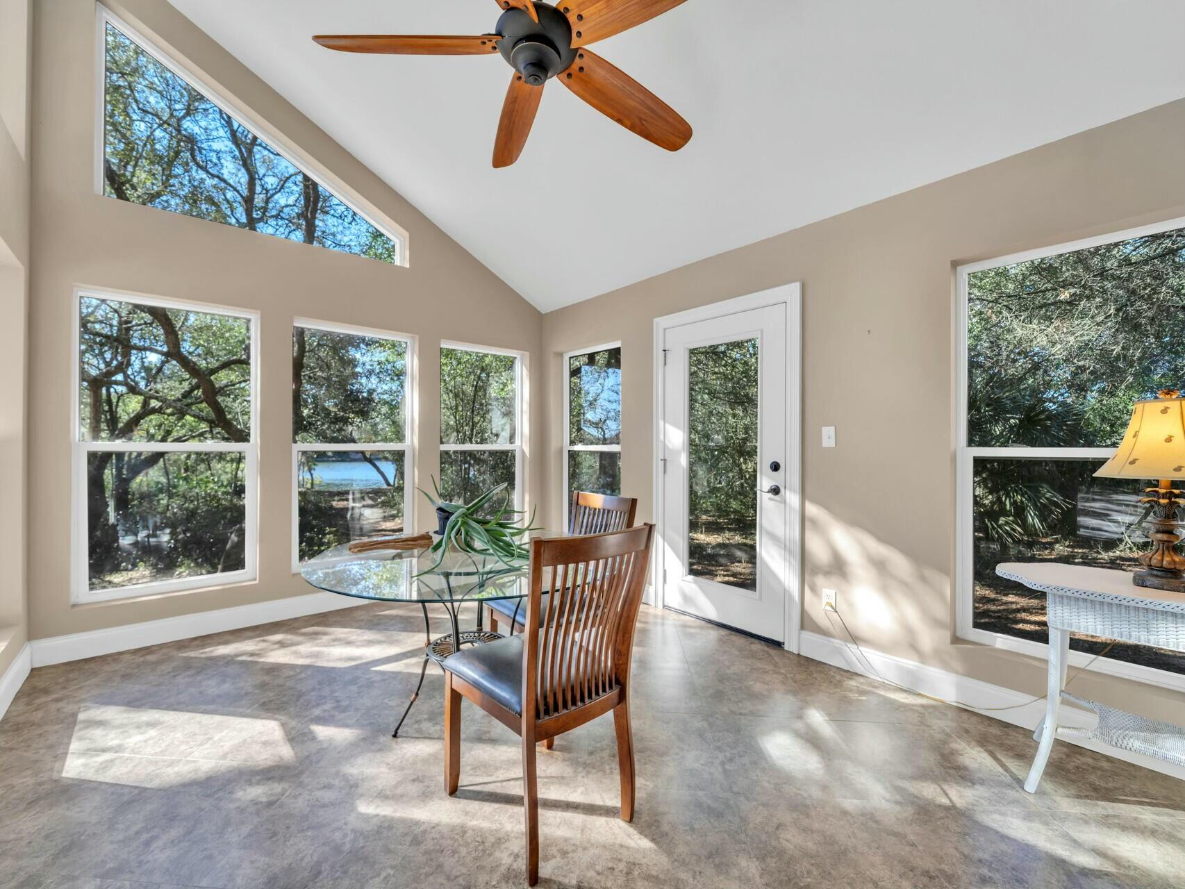 808 Dawn Lane