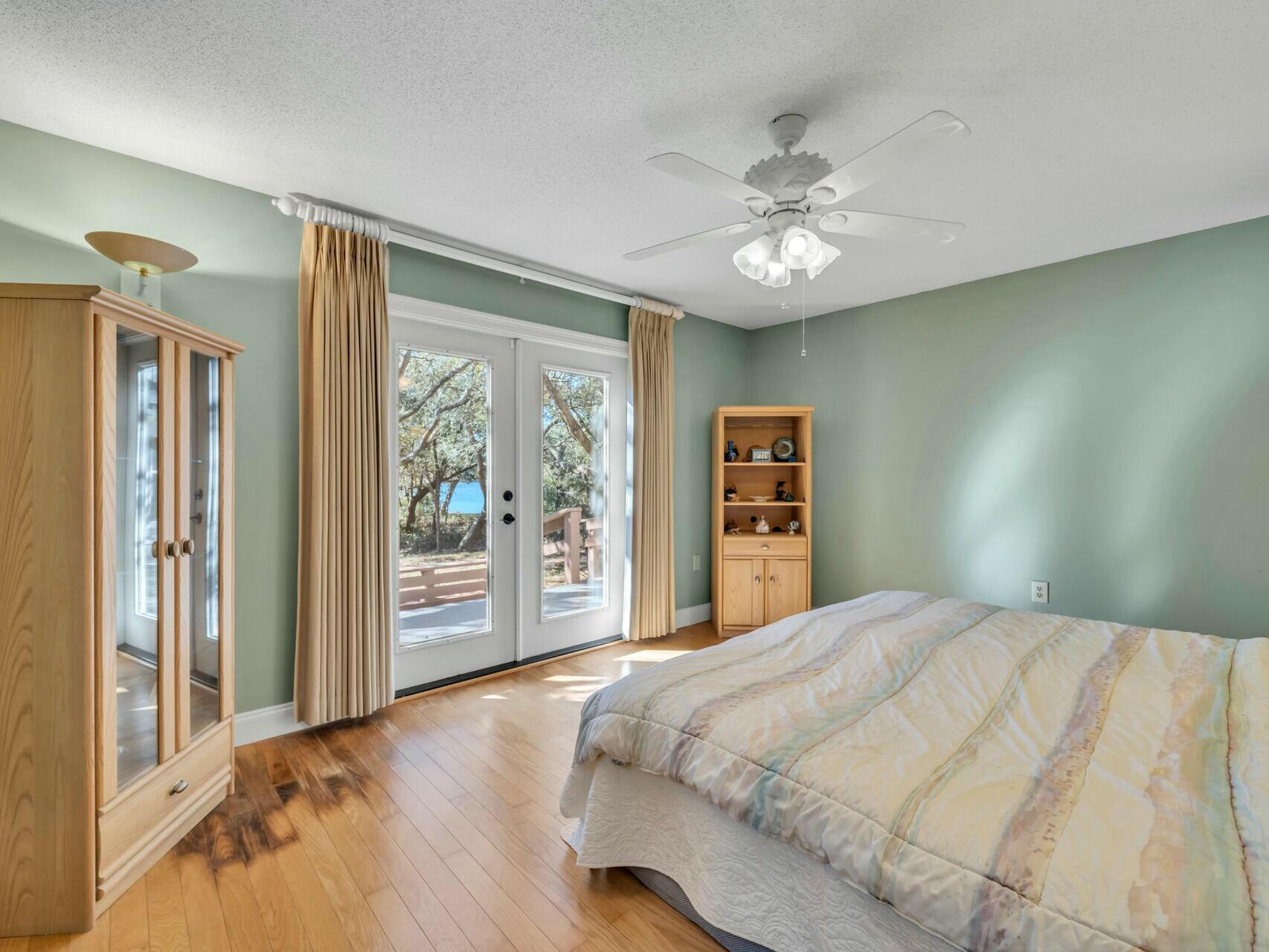 808 Dawn Lane