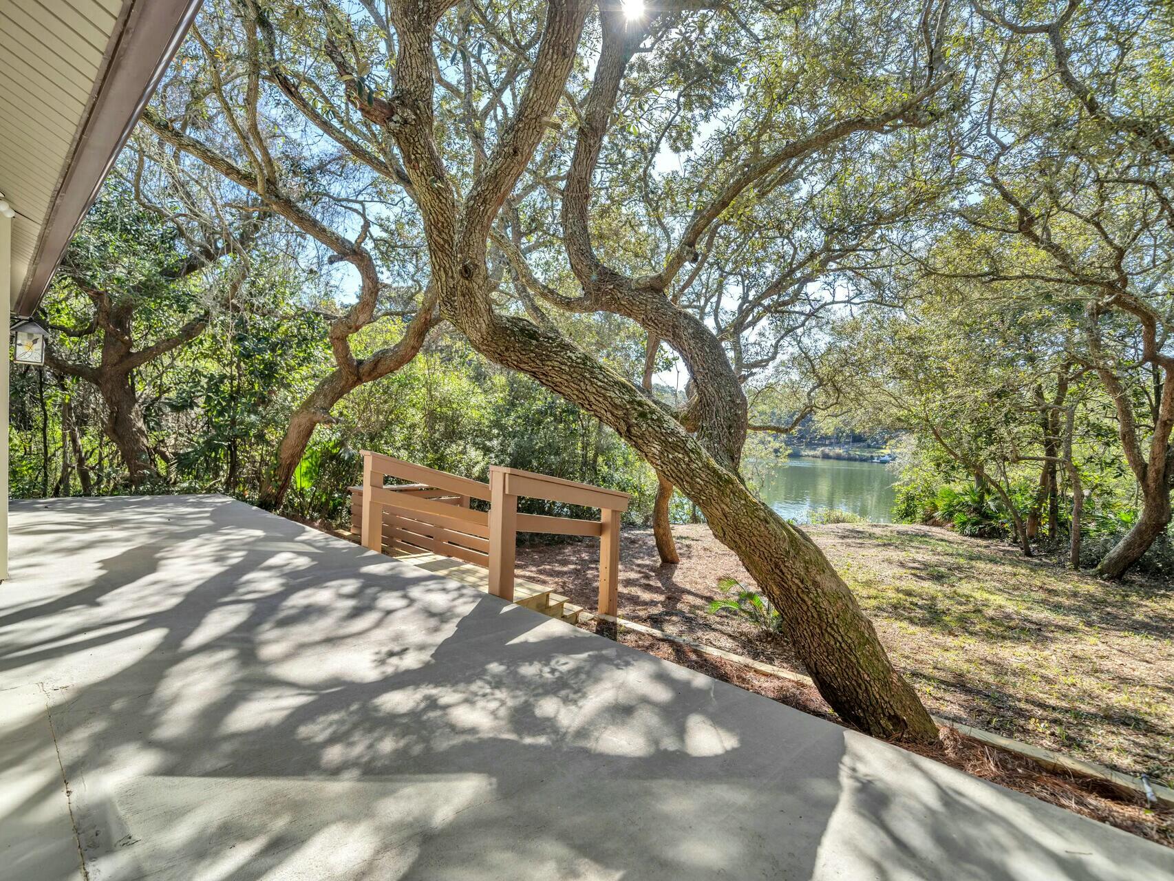 808 Dawn Lane