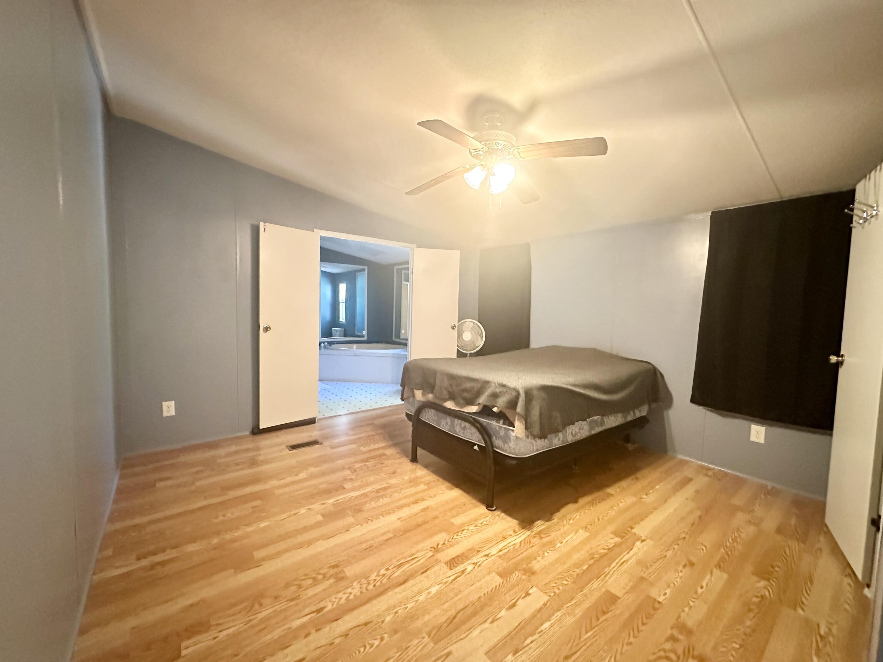 156 Oak Avenue