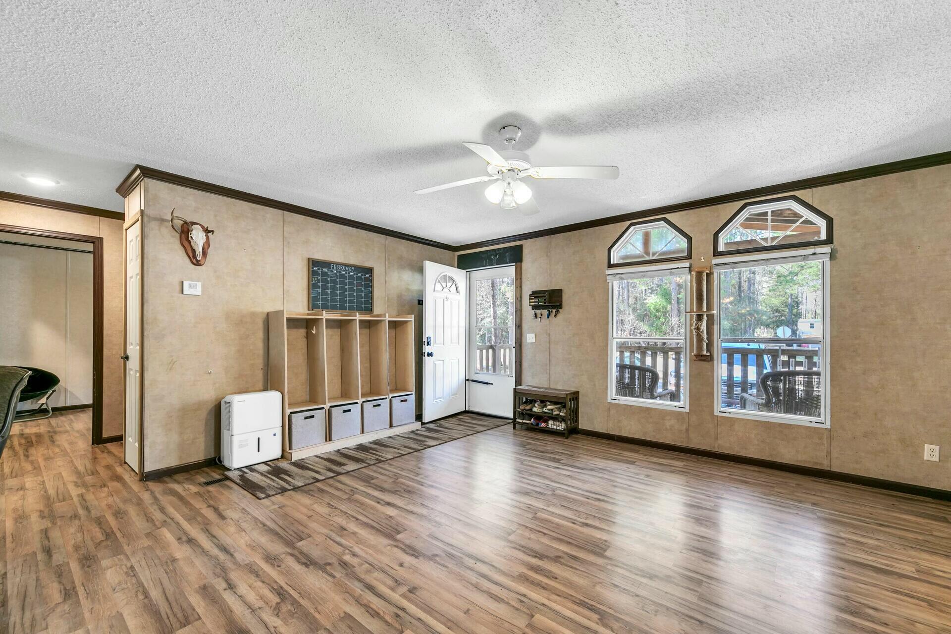 64 Creekside Waterview Court
