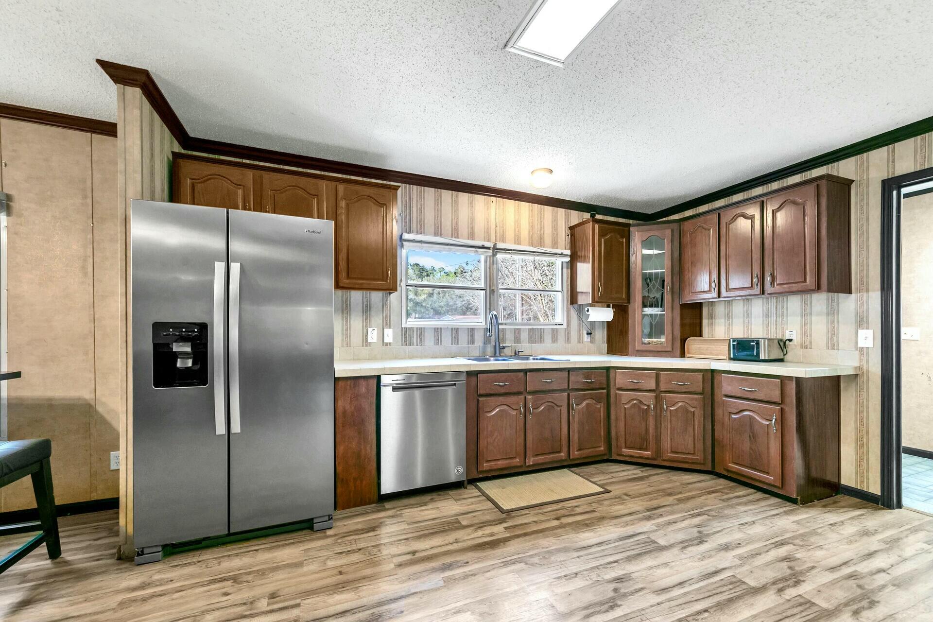 64 Creekside Waterview Court