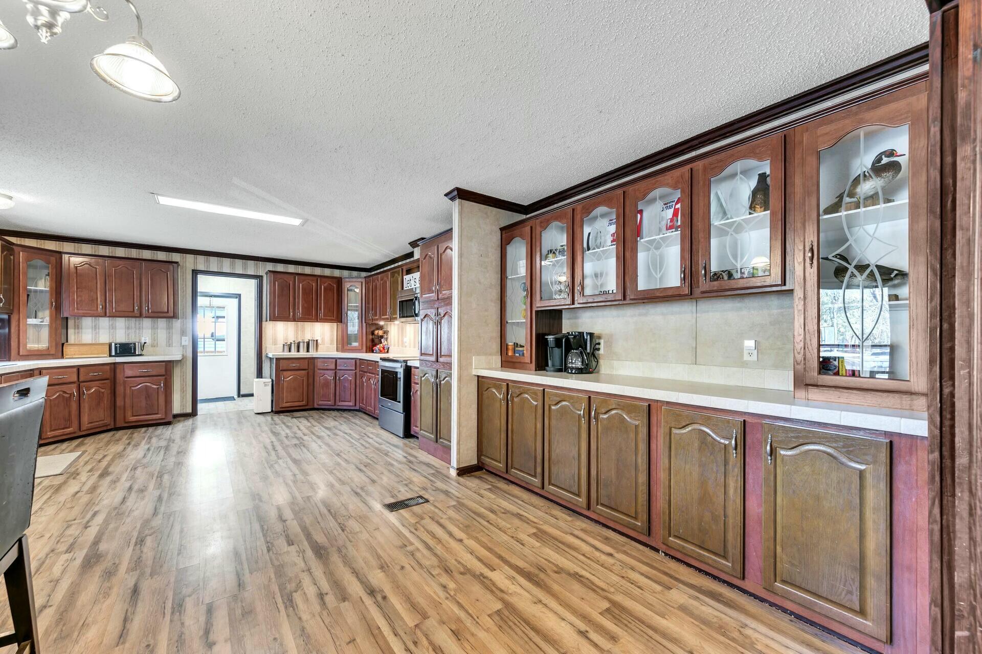 64 Creekside Waterview Court