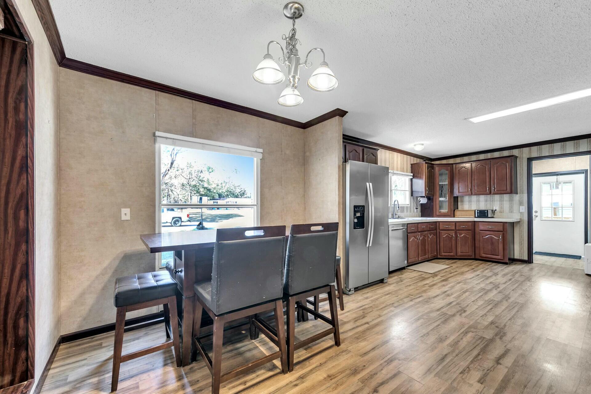 64 Creekside Waterview Court