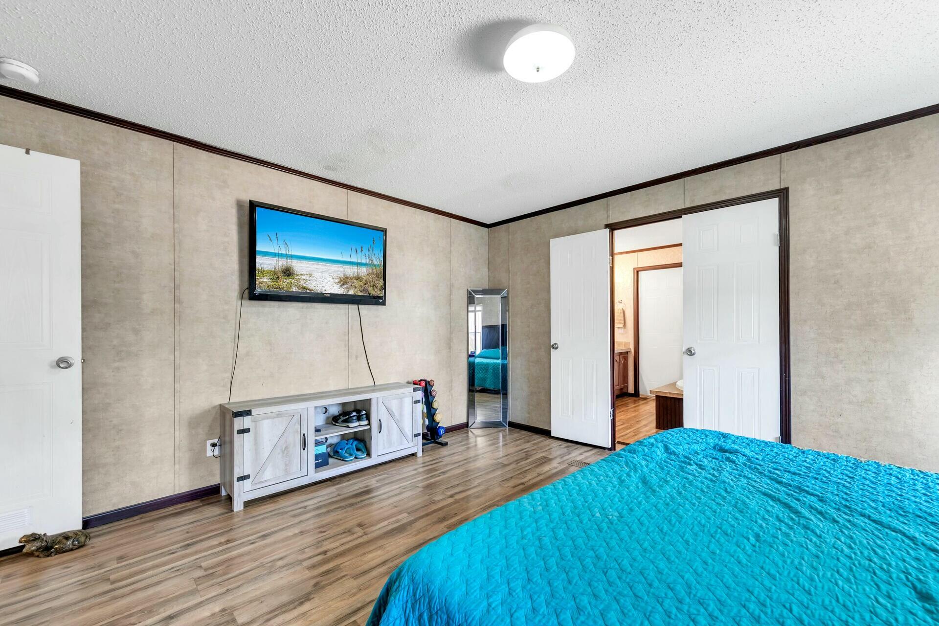 64 Creekside Waterview Court