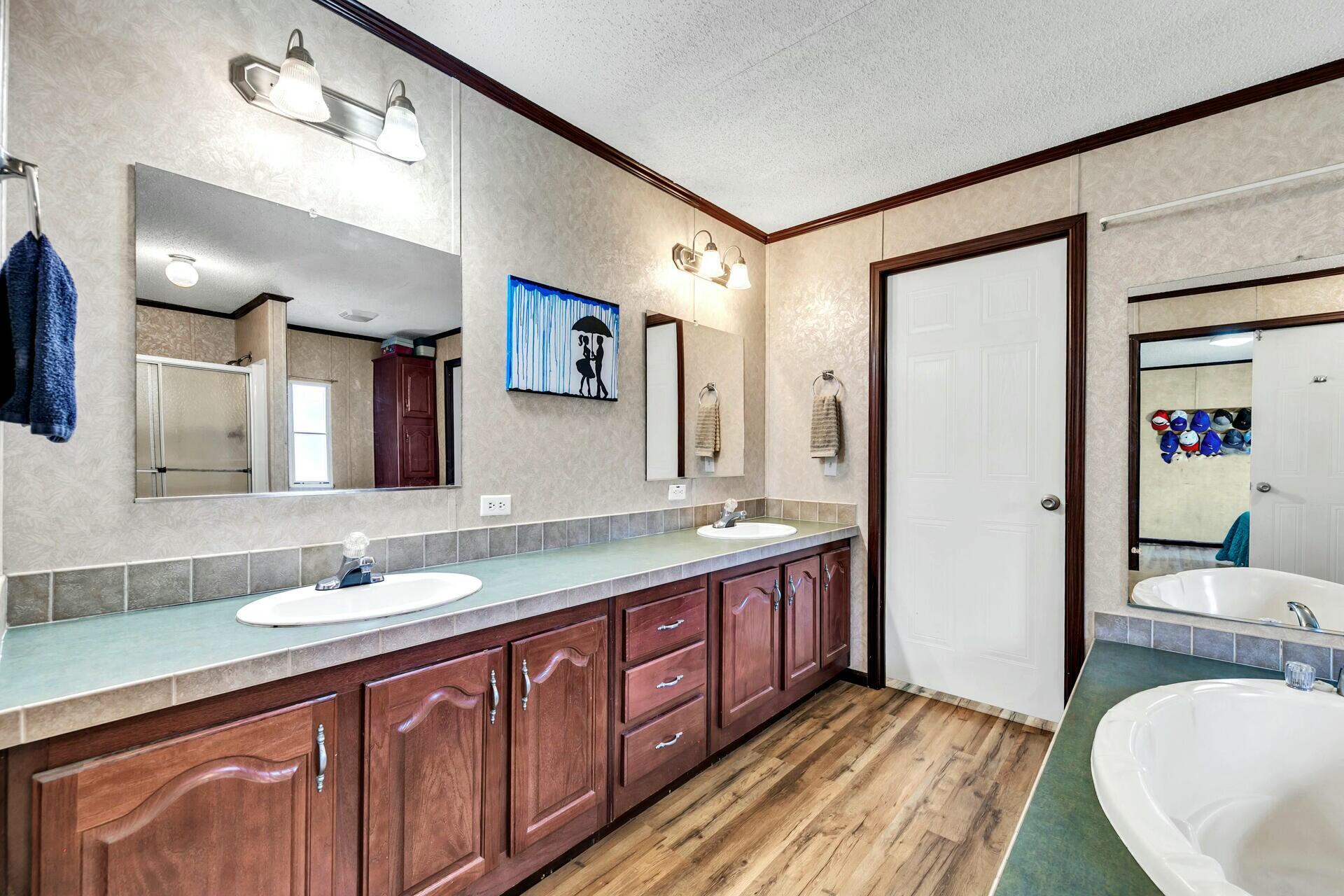 64 Creekside Waterview Court