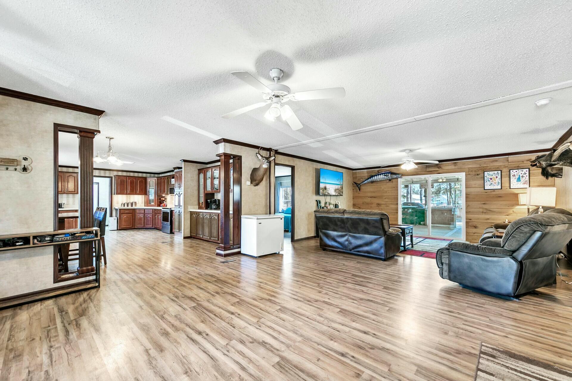 64 Creekside Waterview Court
