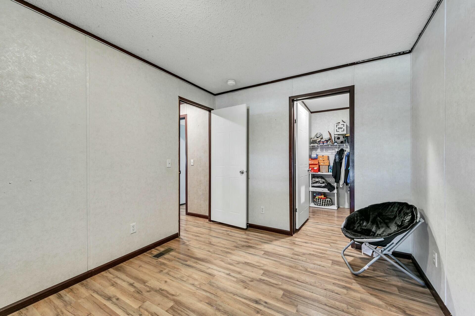 64 Creekside Waterview Court