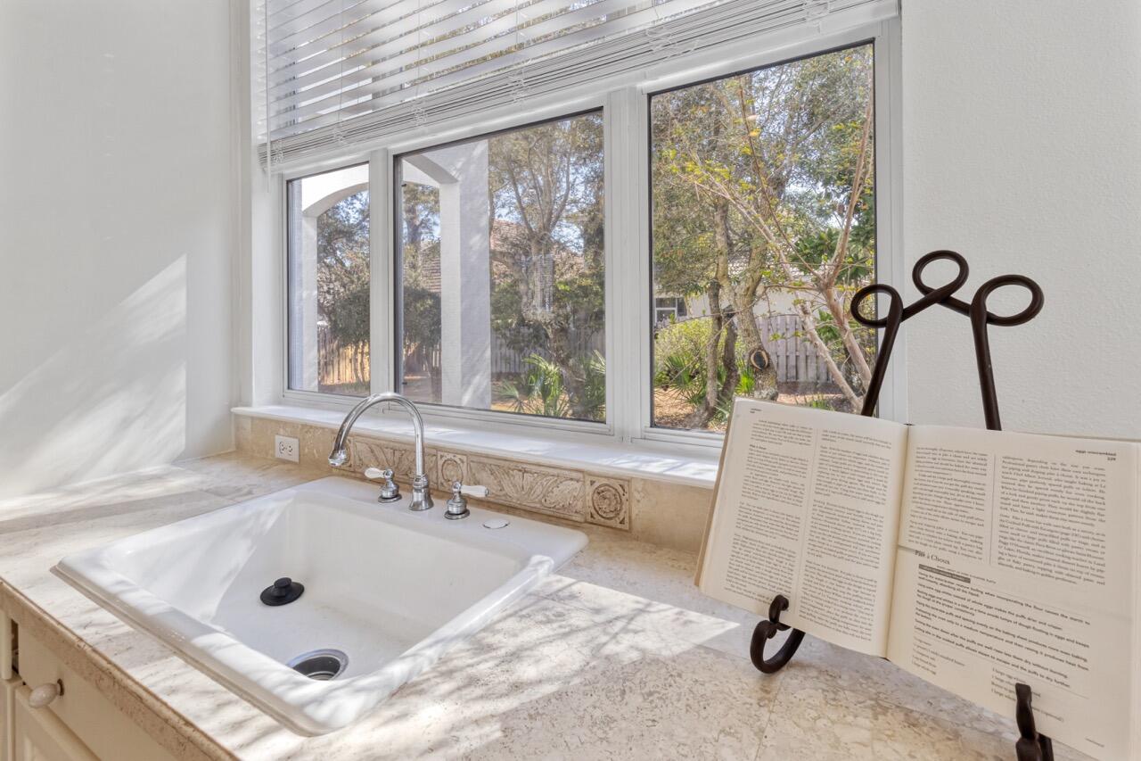 4633 Paradise Isles Isle