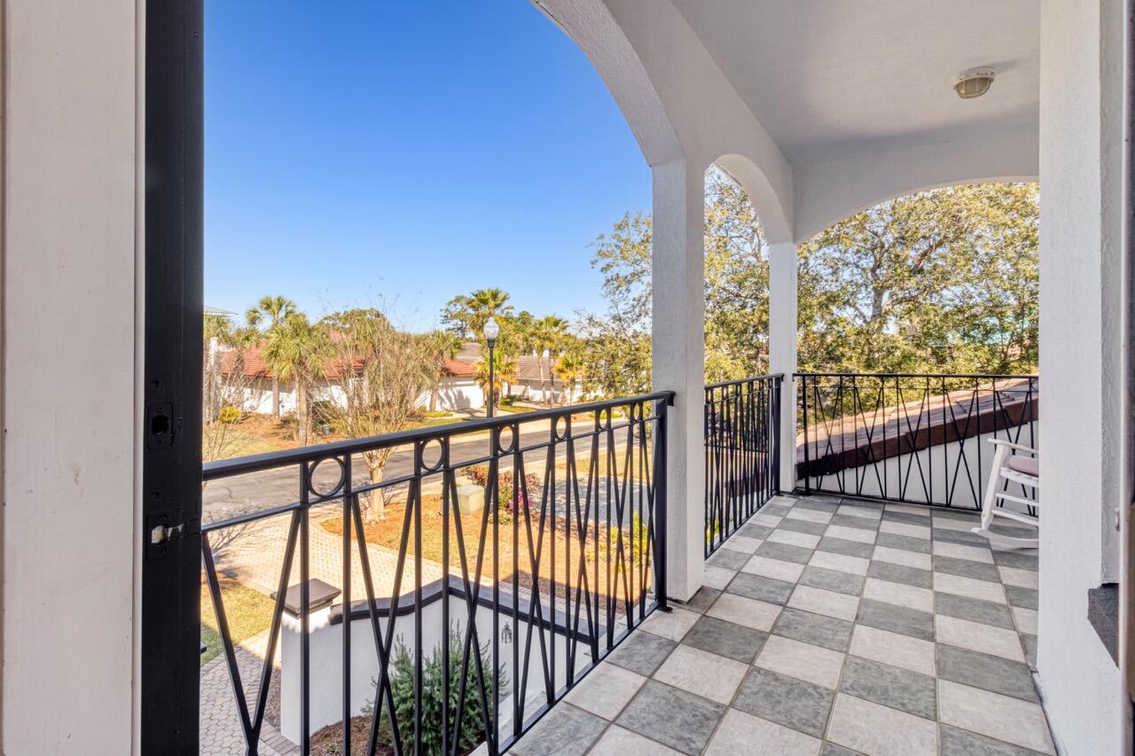 4633 Paradise Isles Isle