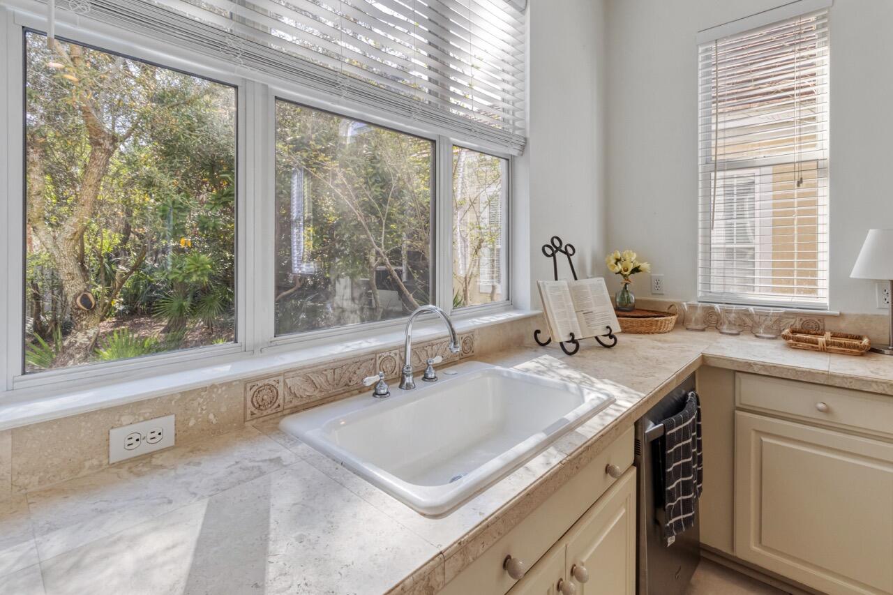 4633 Paradise Isles Isle