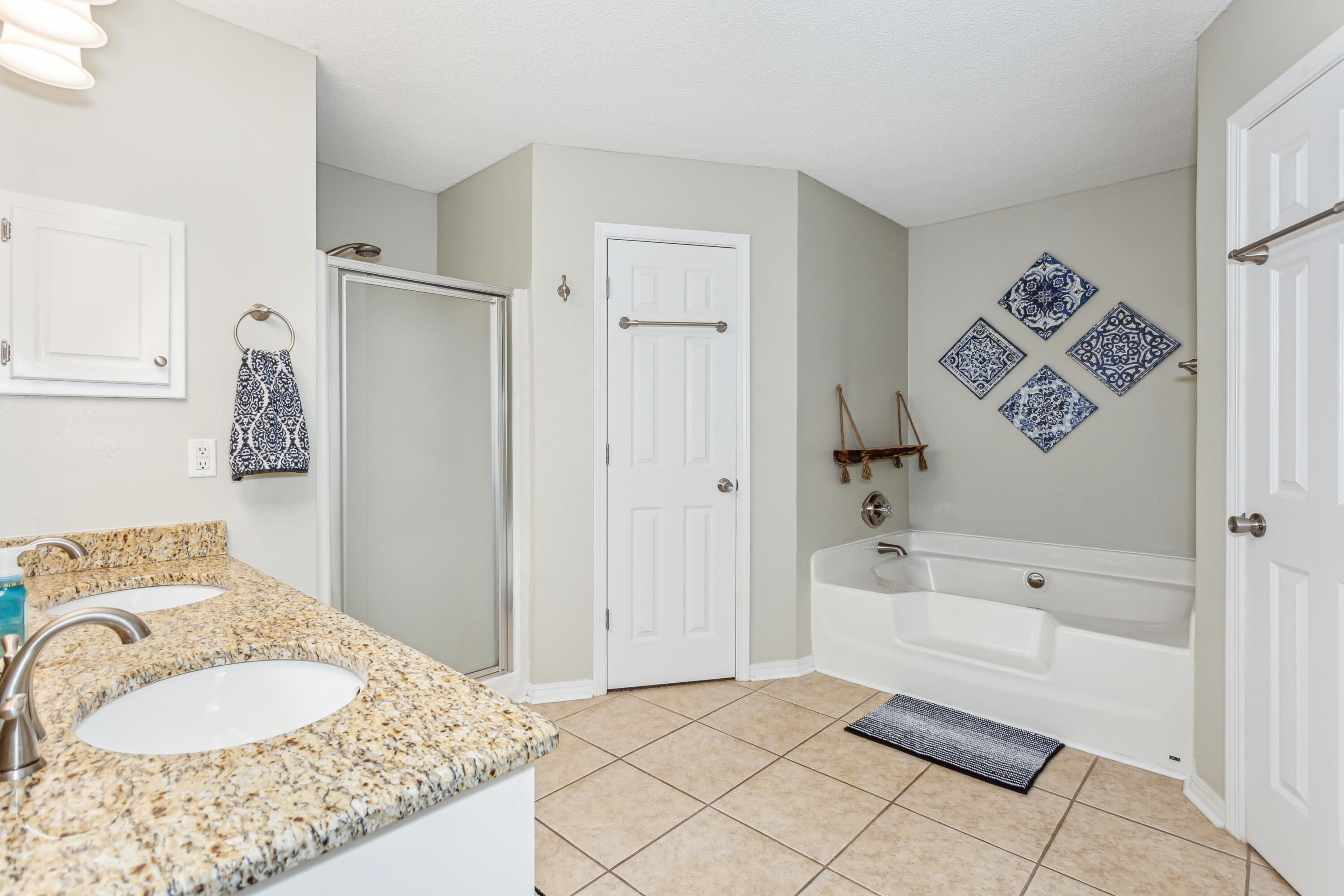 6633 Flintwood Street