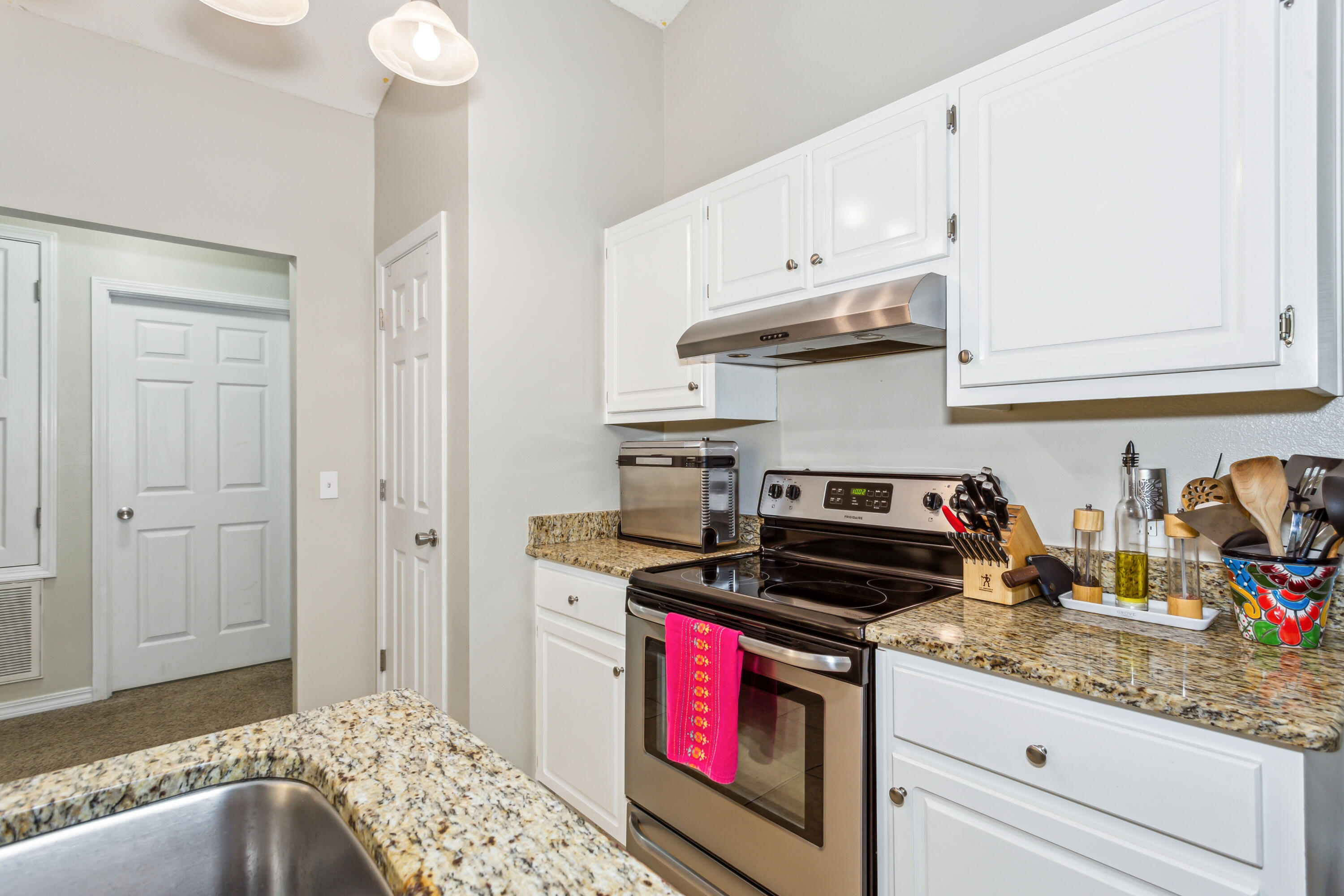 6633 Flintwood Street