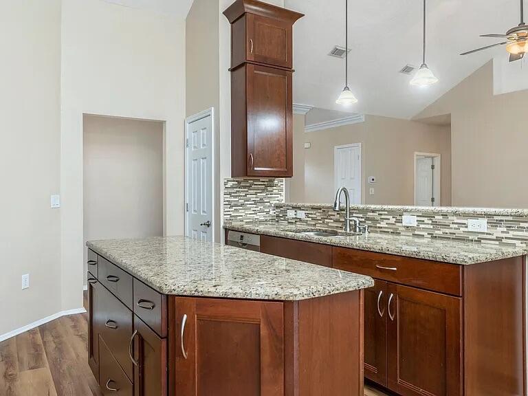 1615 Myrtlewood Lane
