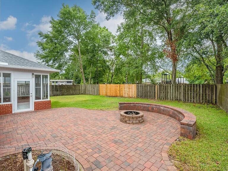 1615 Myrtlewood Lane
