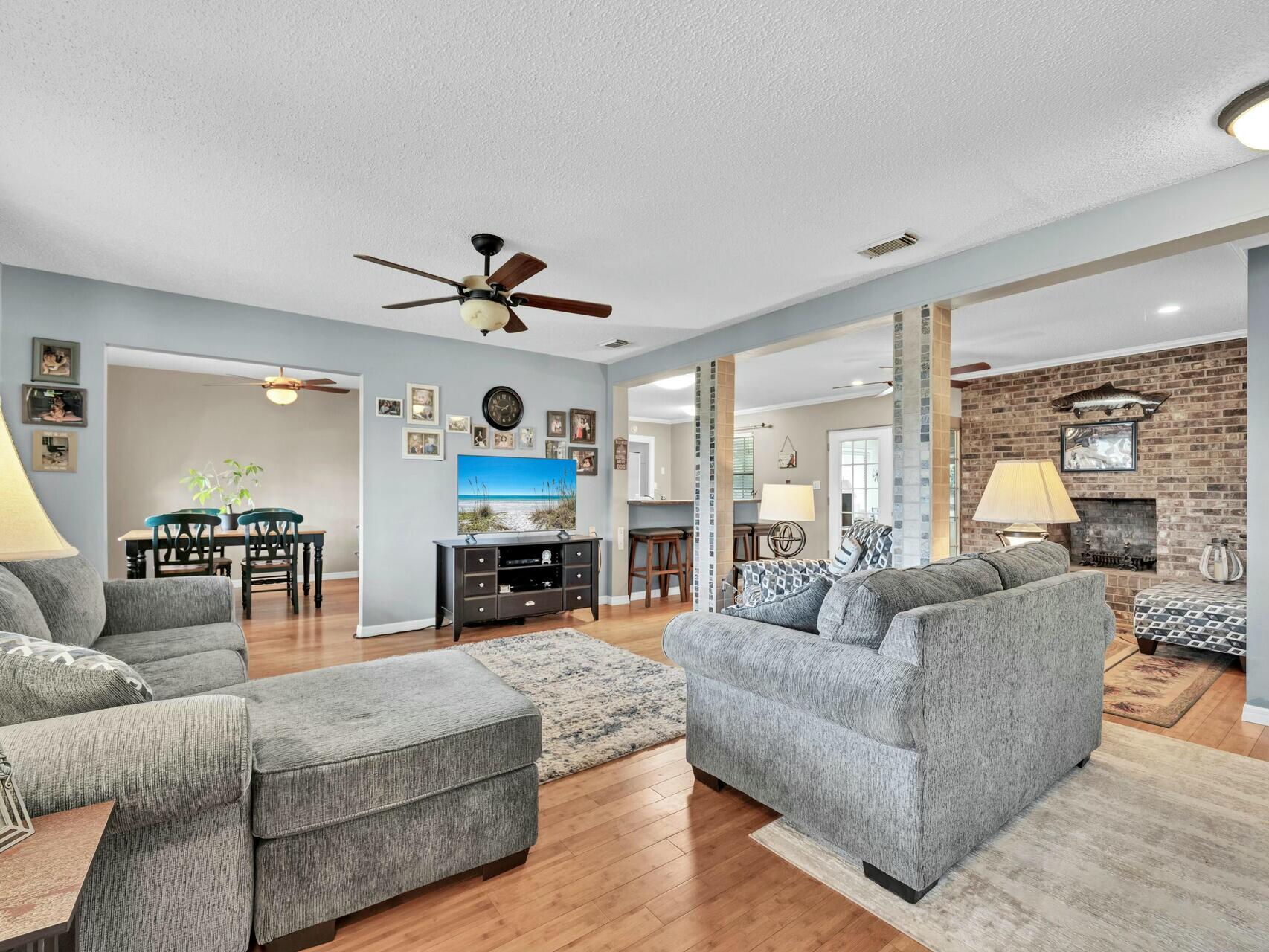 503 Ten Lake Drive, DeFuniak Springs