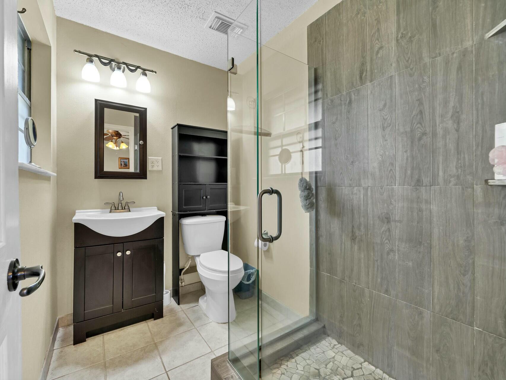 503 Ten Lake Drive, DeFuniak Springs