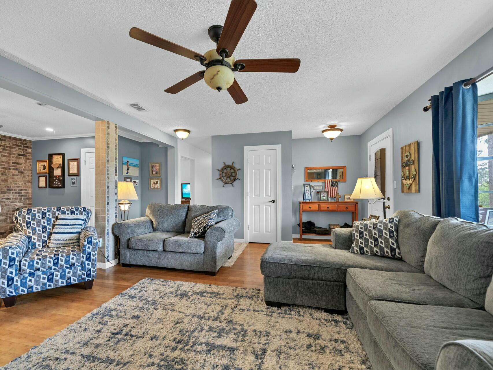 503 Ten Lake Drive, DeFuniak Springs