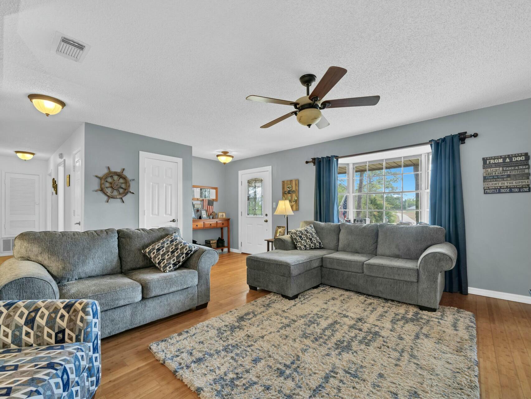 503 Ten Lake Drive, DeFuniak Springs