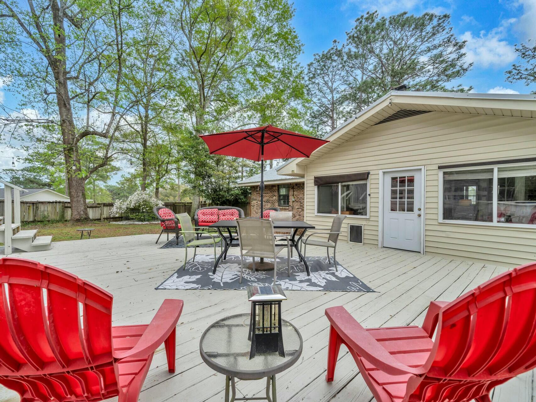 503 Ten Lake Drive, DeFuniak Springs