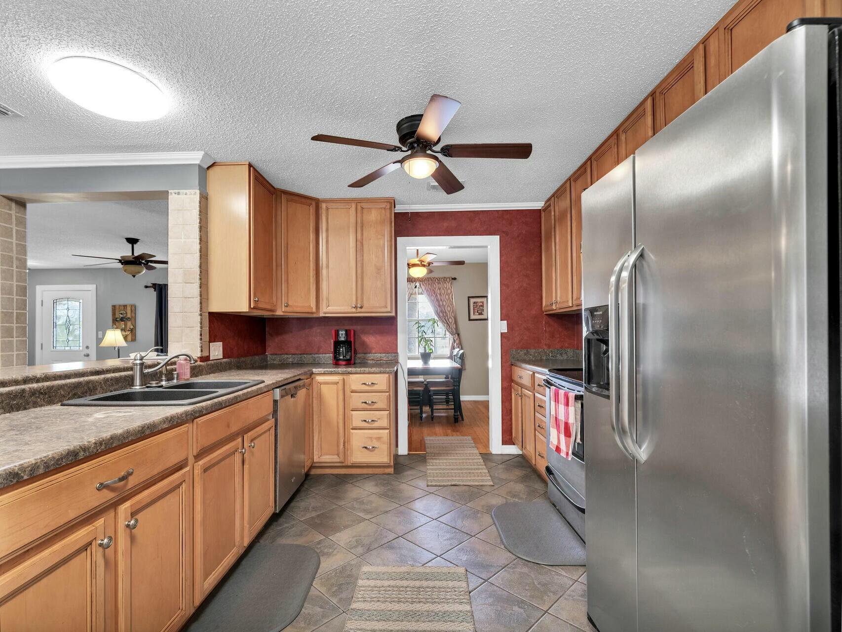503 Ten Lake Drive, DeFuniak Springs
