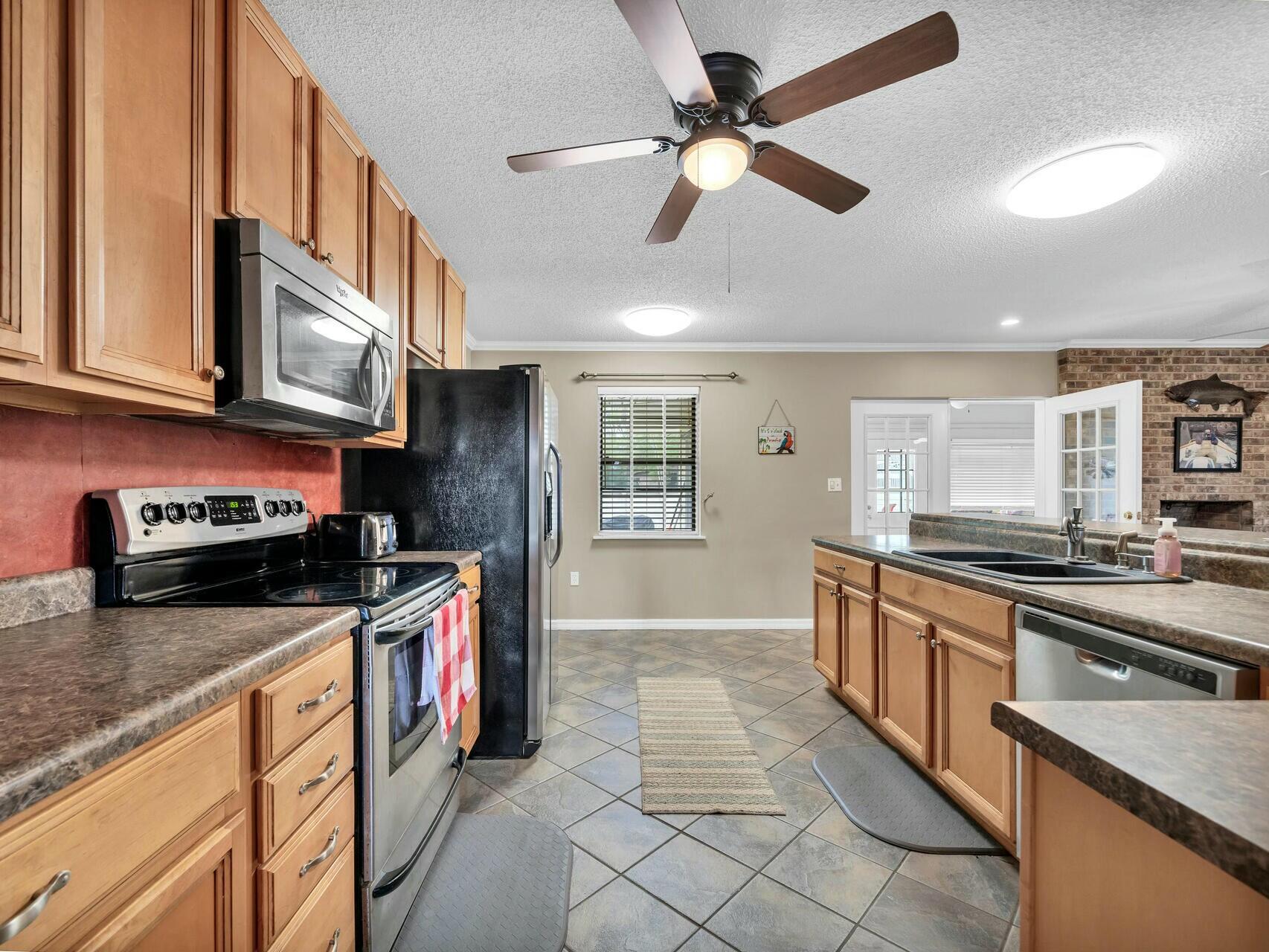 503 Ten Lake Drive, DeFuniak Springs