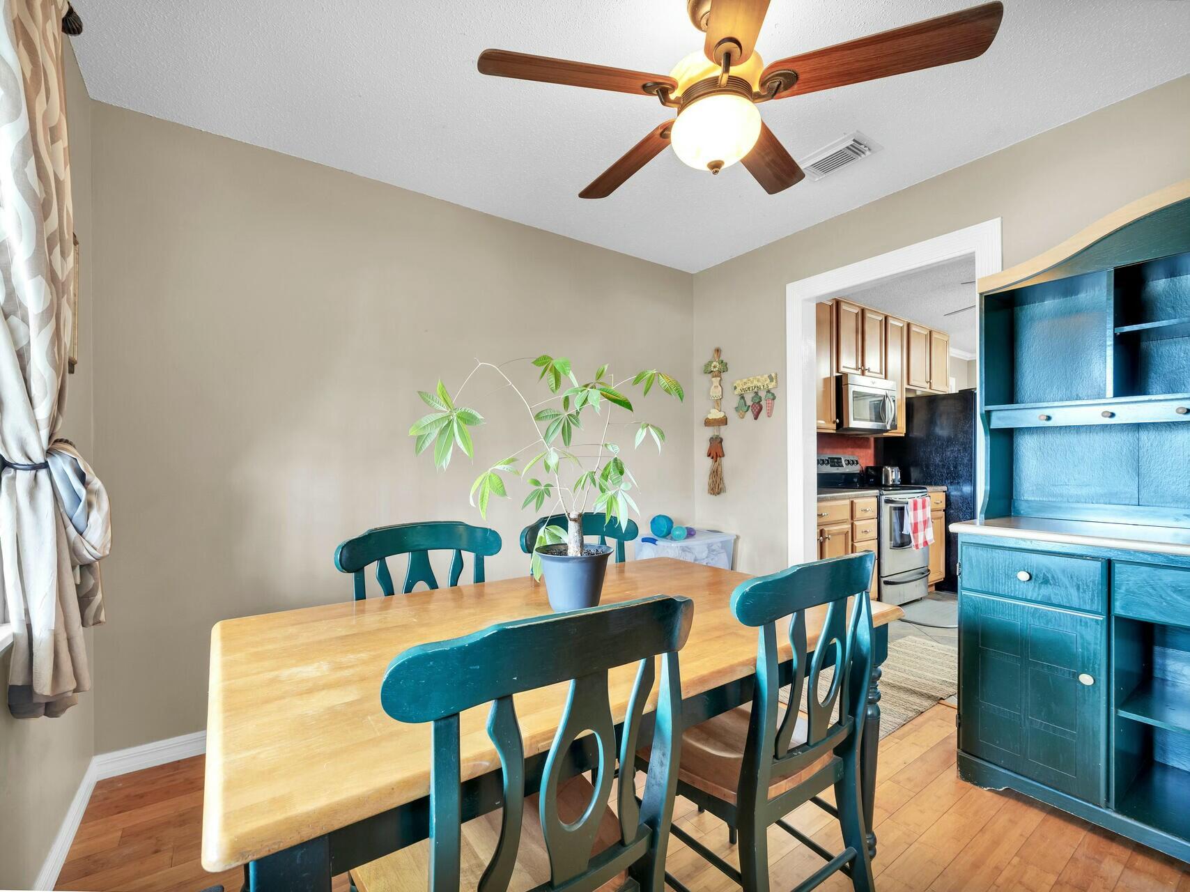 503 Ten Lake Drive, DeFuniak Springs