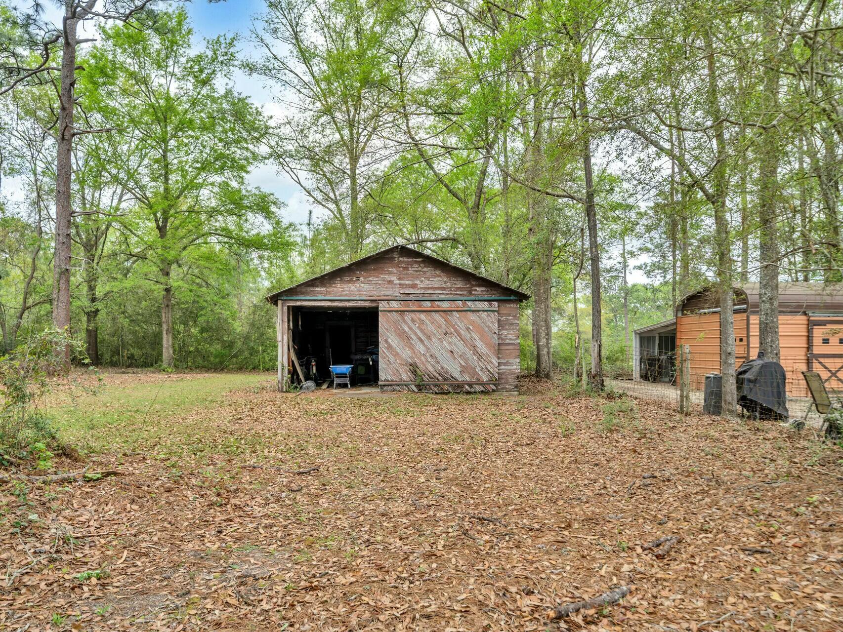 503 Ten Lake Drive, DeFuniak Springs