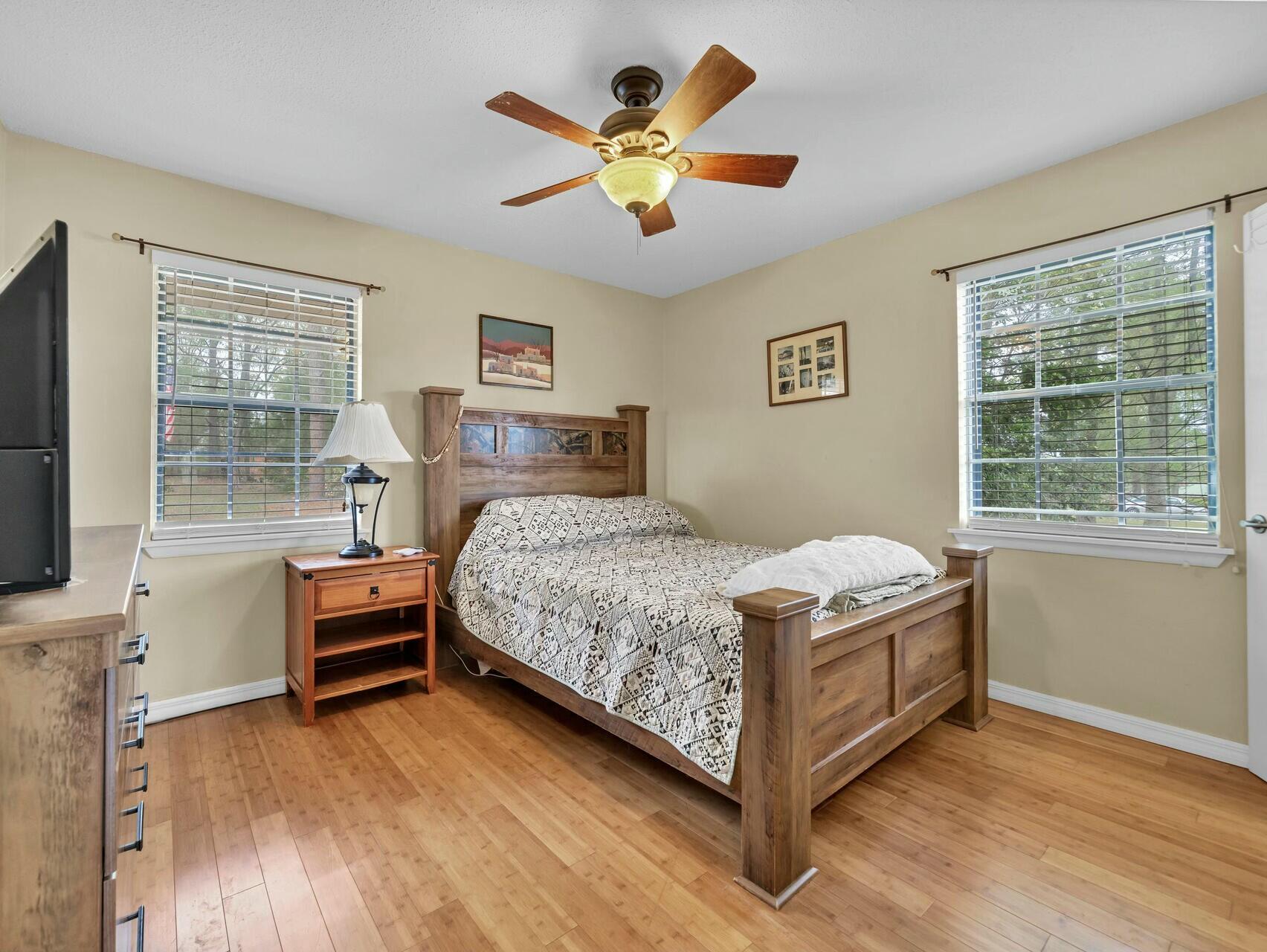 503 Ten Lake Drive, DeFuniak Springs