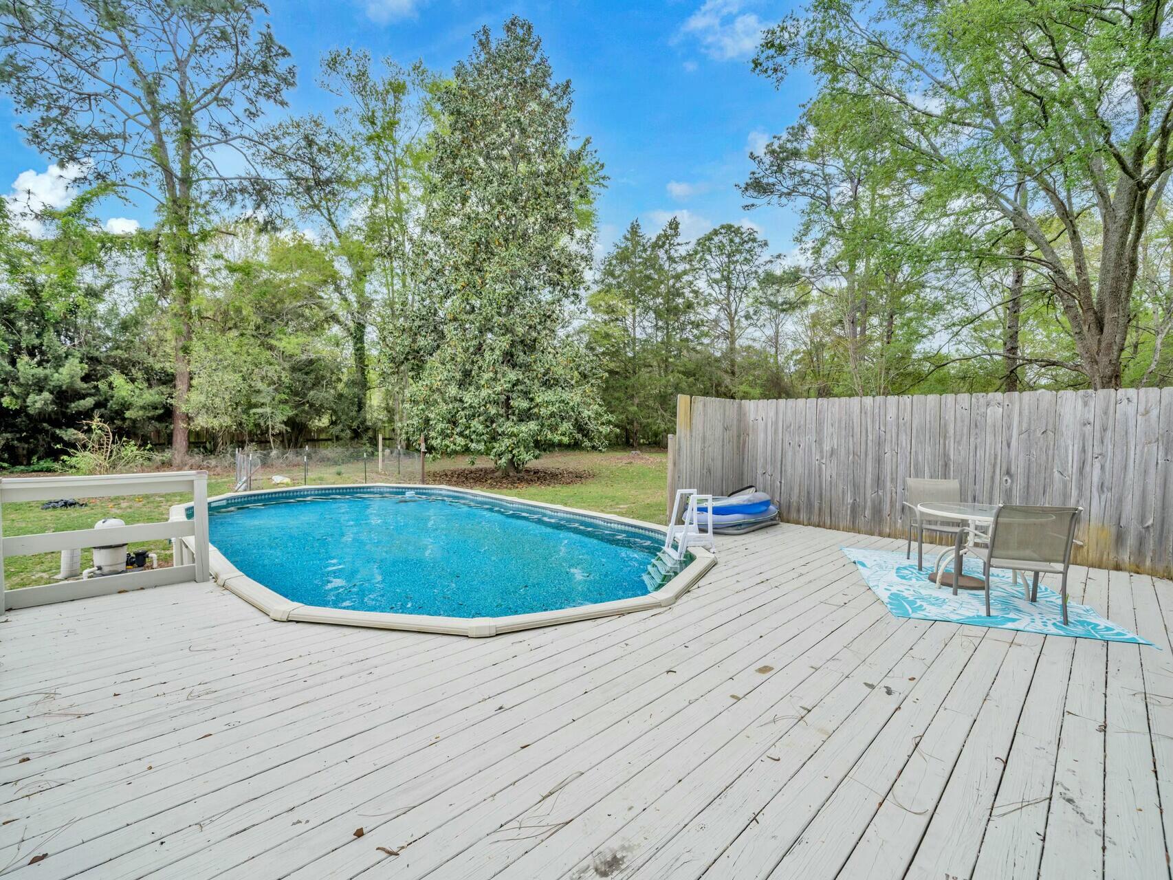503 Ten Lake Drive, DeFuniak Springs