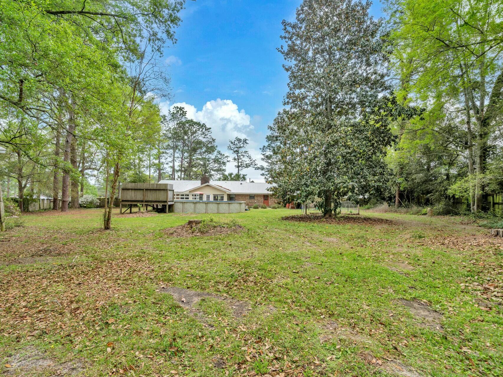 503 Ten Lake Drive, DeFuniak Springs