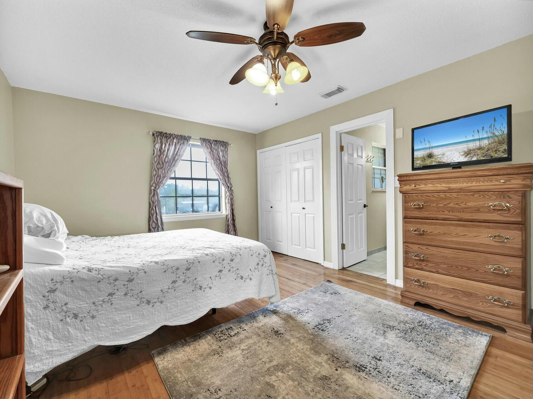 503 Ten Lake Drive, DeFuniak Springs