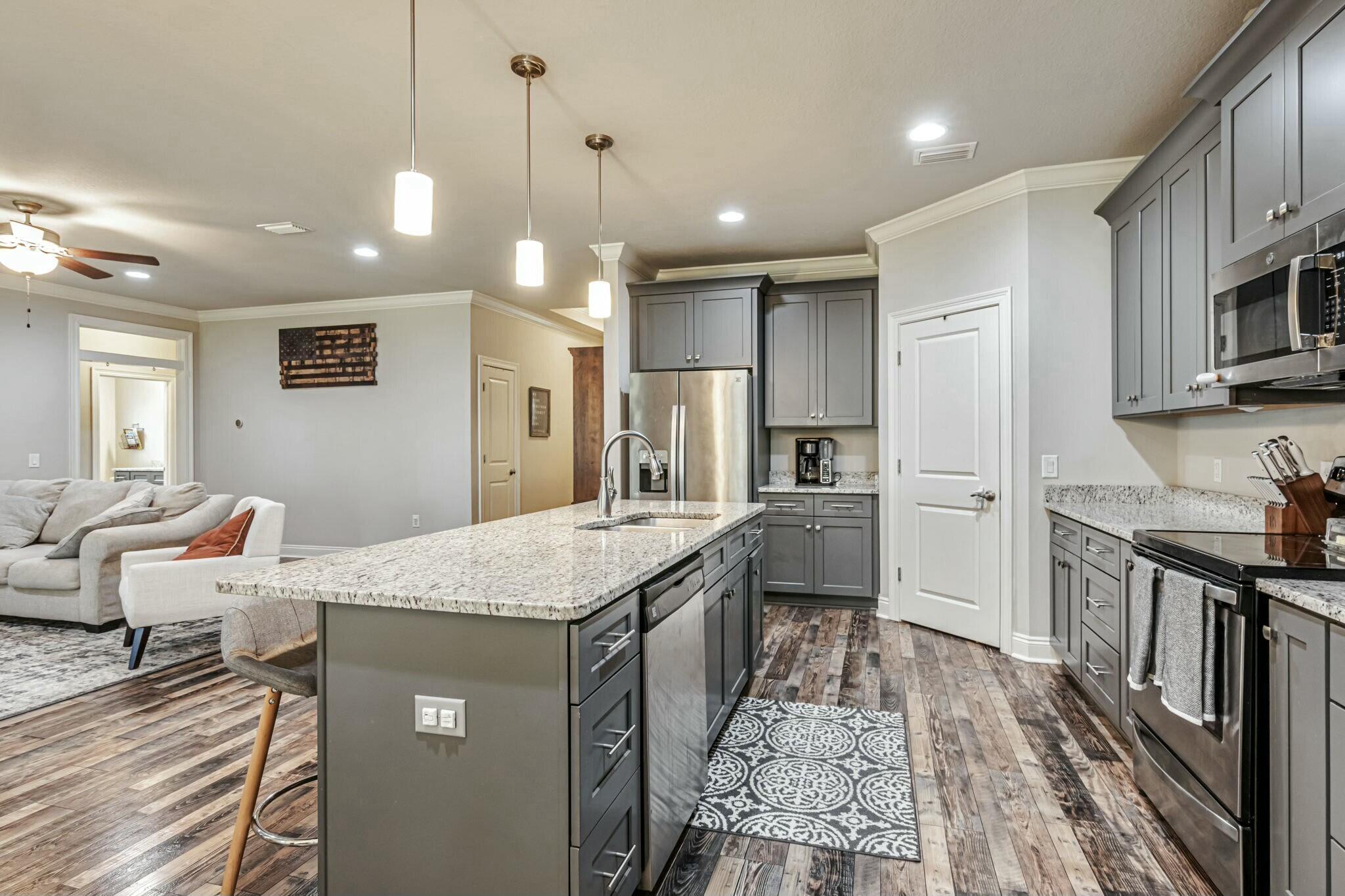 9121 Ridge Dr