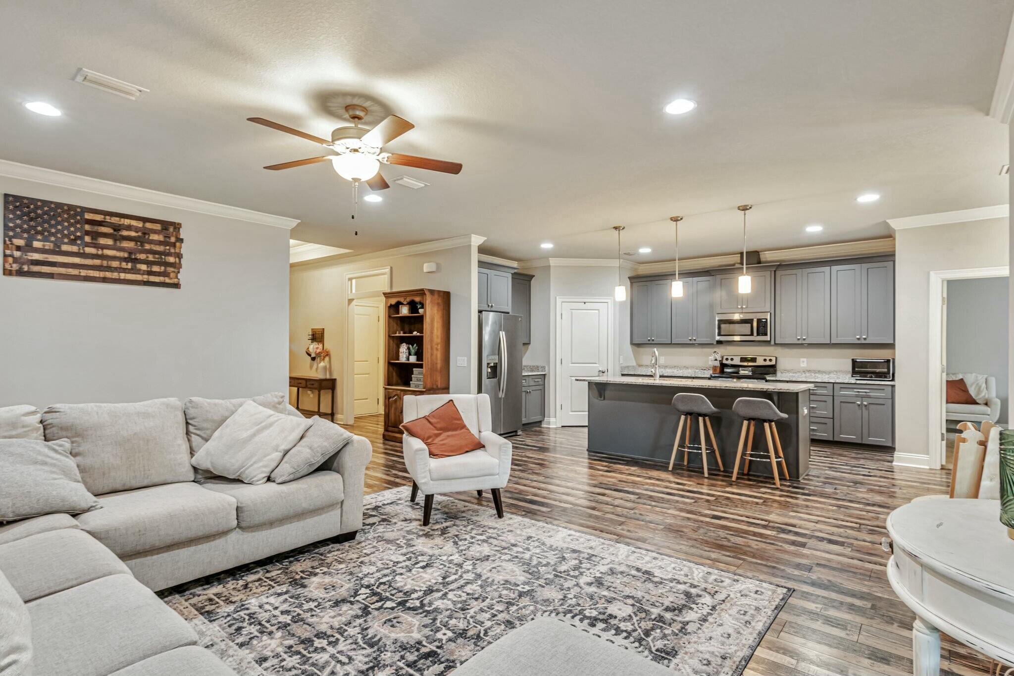 9121 Ridge Dr